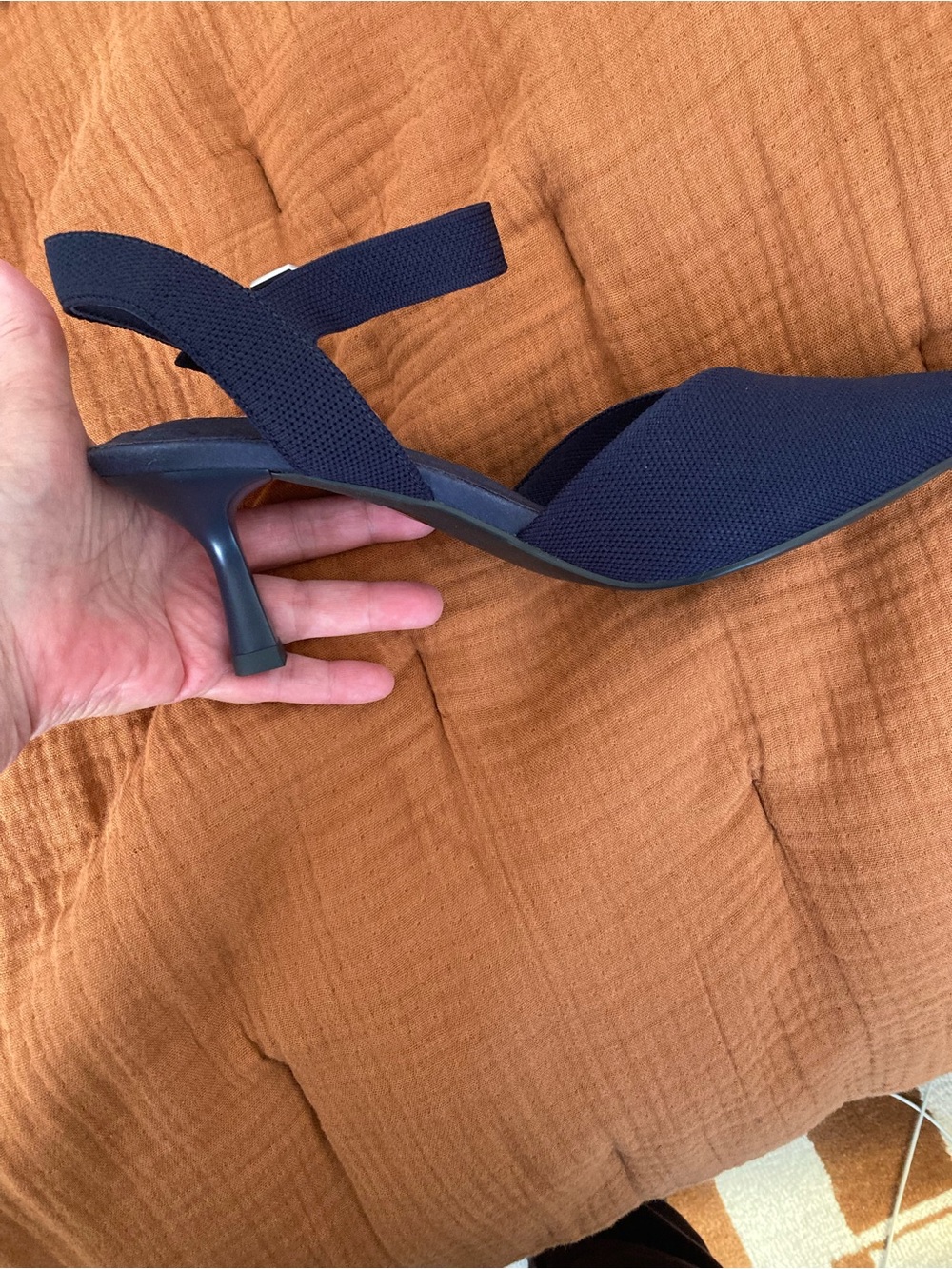 Antonella Pointed Slingback Heel in Navy